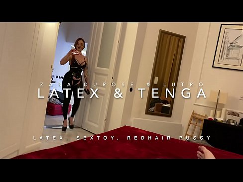 ❤️ Jaruma mai jajayen kaya sanye da rigar latex mai cin duri ❤❌ Batsa ❌